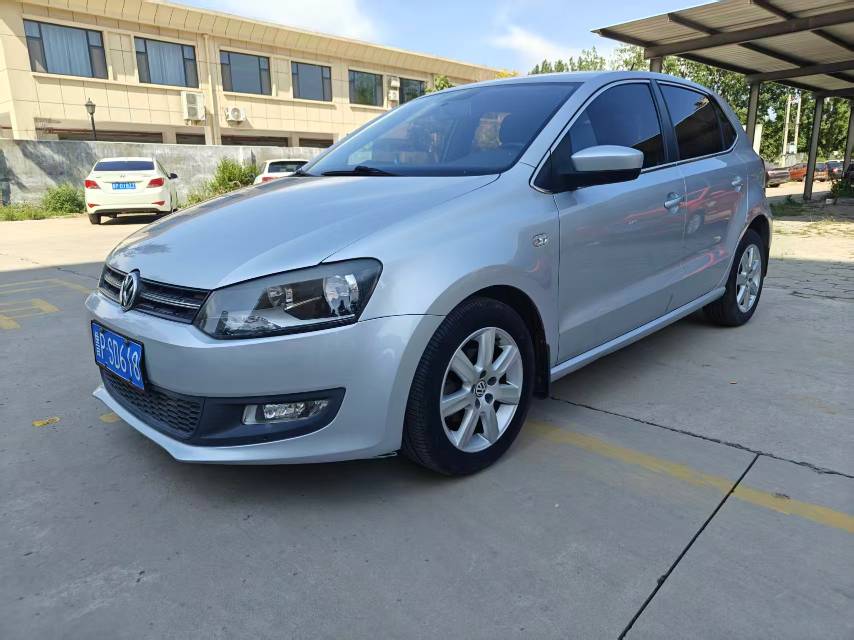 Volkswagen Polo 2013 Volkswagen Polo 2013 car image