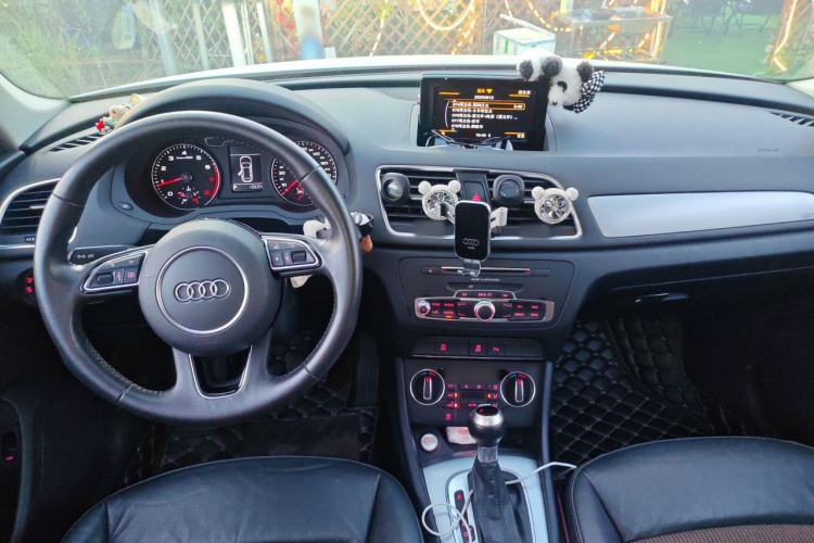 Audi Q3 2019 #12 Audi Q3 2019 car image #12