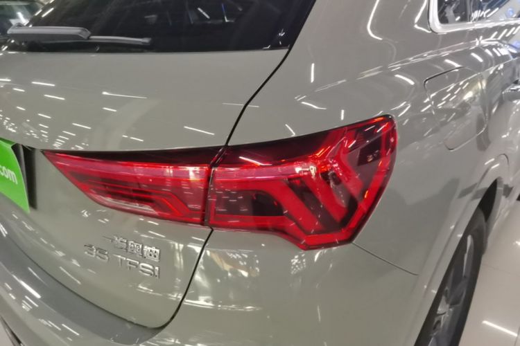 Audi Q3 2024 car image #8