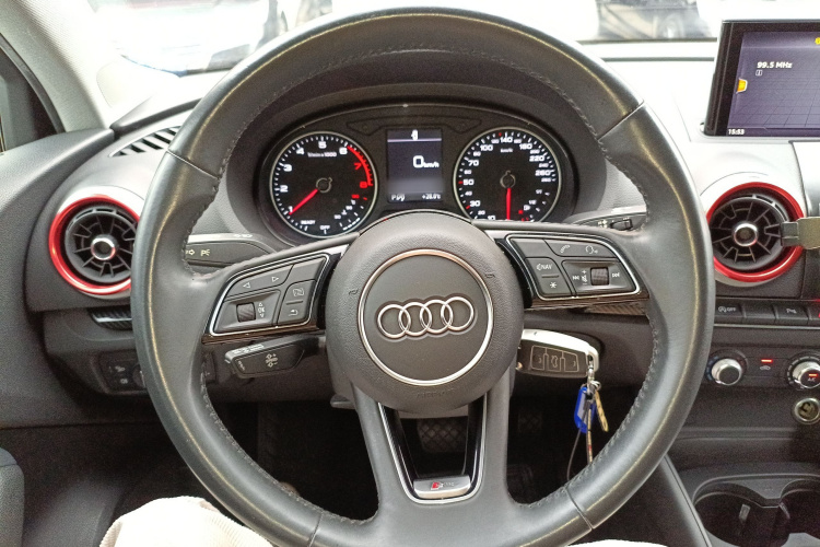 Audi A3 2019 car image #11