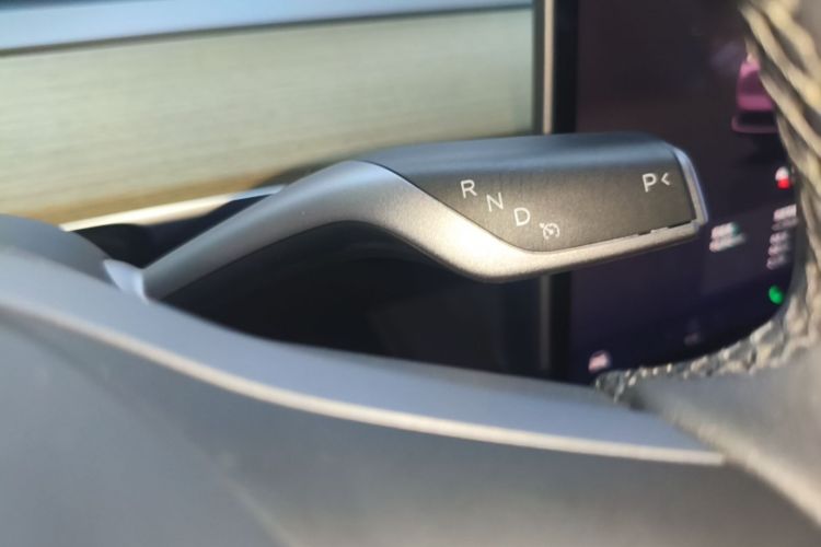 Tesla Model Y 2023 #14 Tesla Model Y 2023 car image #14