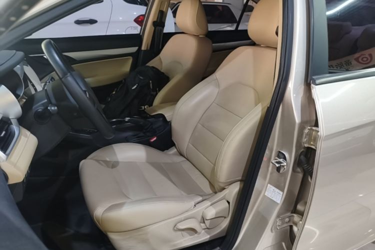 GEELY Emgrand 2018 immagine di auto #15