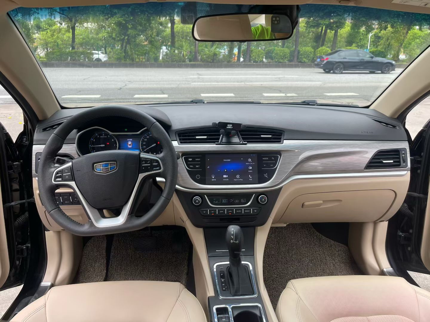 GEELY Emgrand 2017 car image #6