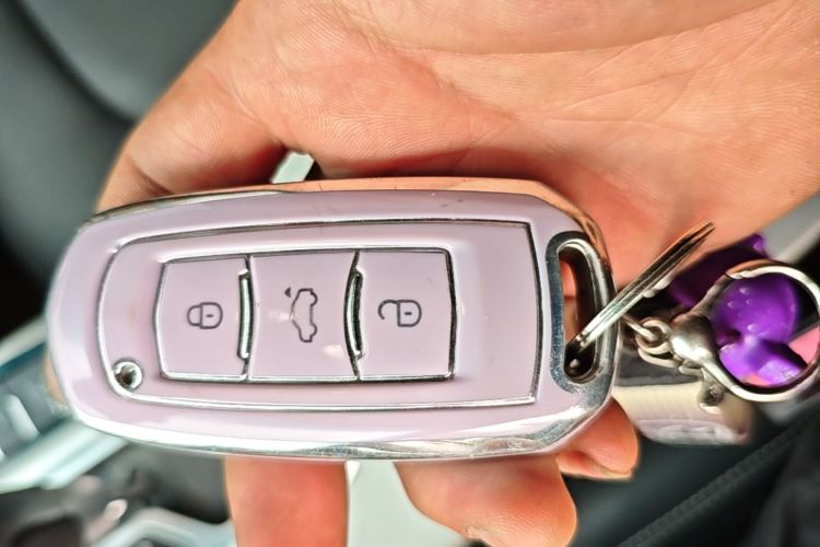 GEELY Emgrand GS 2018 car image #9