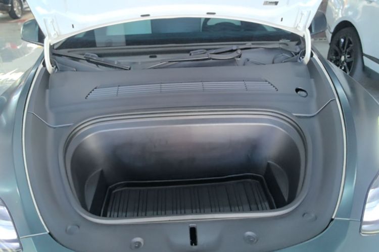 Tesla Model Y 2021 car image #20