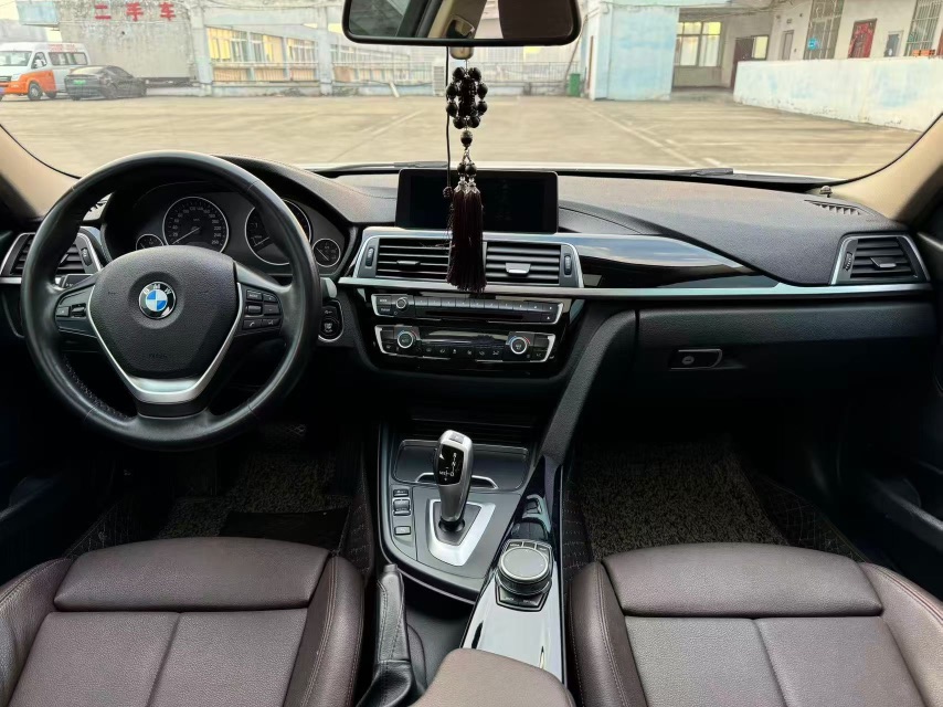 BMW 3 Series 2019 #6 BMW 3 Series 2019 car image #6