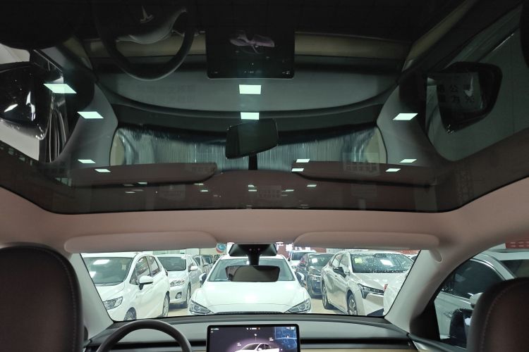 Tesla Model Y 2023 #18 Tesla Model Y 2023 car image #18