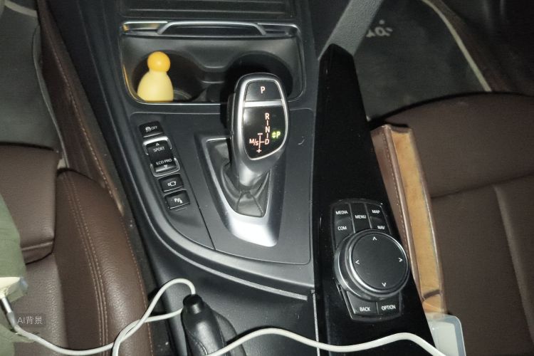 BMW 3 Series 2018 صورة سيارة #16