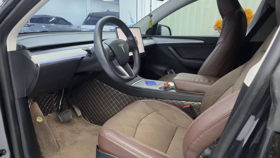Tesla Model Y 2024 #4 Tesla Model Y 2024 car image #4