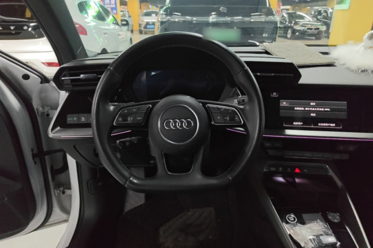 Audi A3 2023 immagine di auto #11