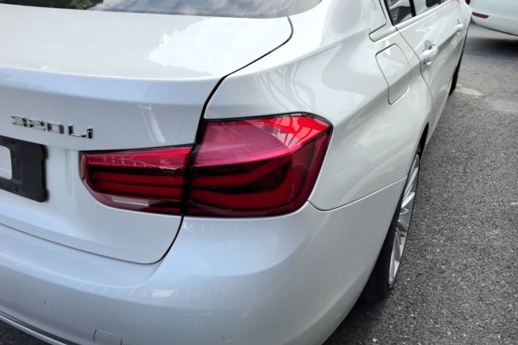 BMW 3 Series 2017 car image #8