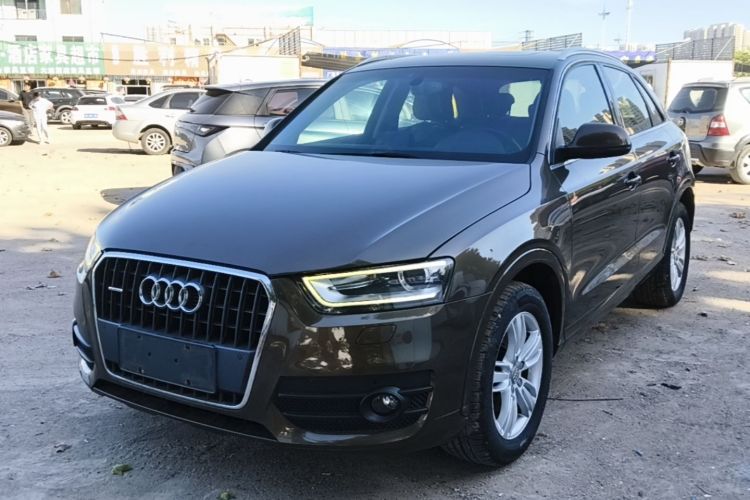 Audi Q3 2016 car image #2