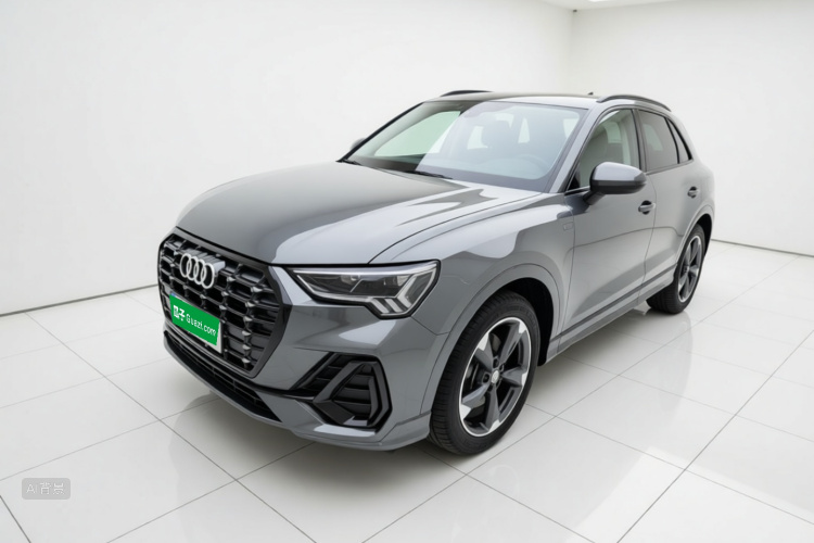 Audi Q3 2019 car image #2