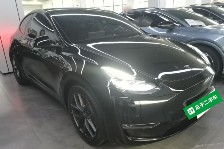 Tesla Model Y 2022 car image #4