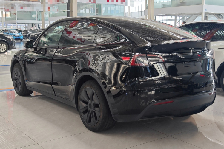 Tesla Model Y 2023 #7 Tesla Model Y 2023 car image #7