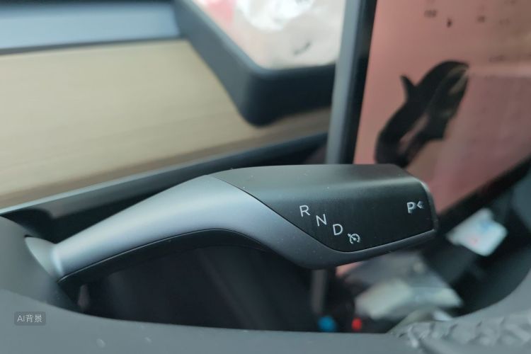 Tesla Model Y 2022 immagine di auto #16