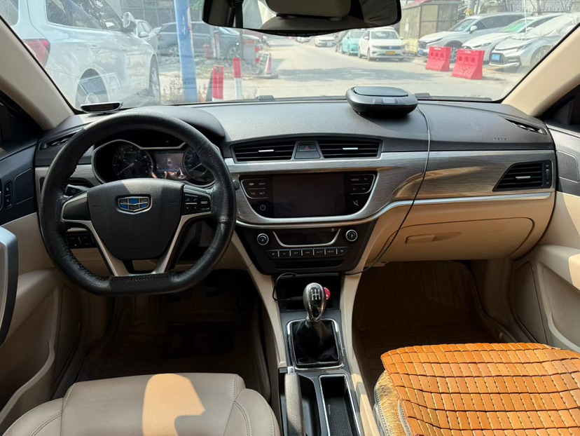 GEELY Emgrand 2017 car image #6