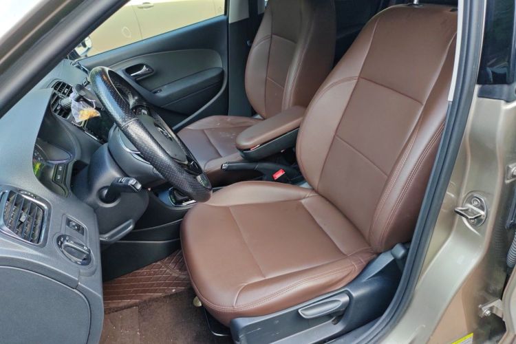 Volkswagen Polo 2018 car image #15