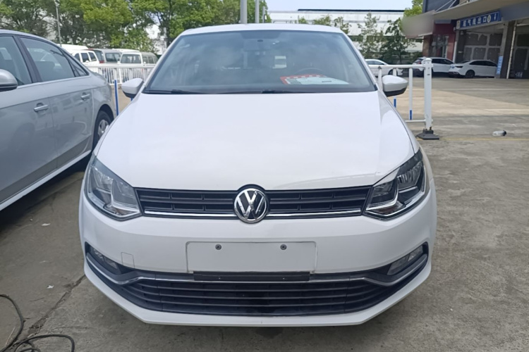 Volkswagen Polo 2017 car image #3