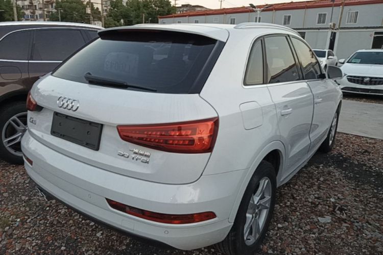 Audi Q3 2019 car image #5
