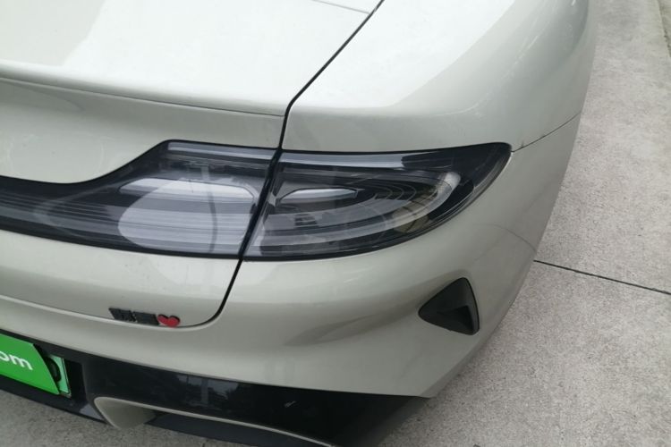 MI SU7 2024 car image #8