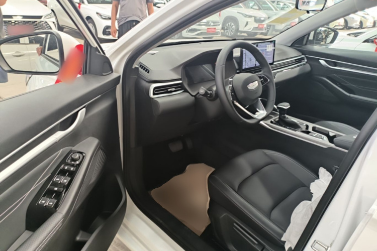 GEELY Emgrand 2026 car image #16