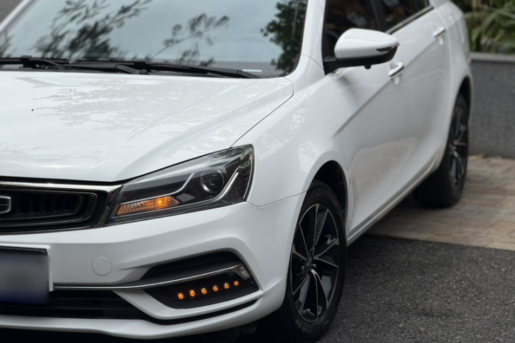 GEELY Emgrand 2019 #9 GEELY Emgrand 2019 car image #9