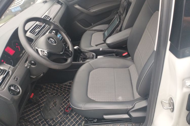 Volkswagen Santana 2019 صورة سيارة #15