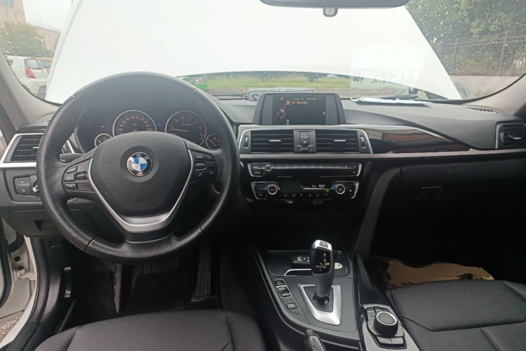 BMW 3 Series 2017 #10 BMW 3 Series 2017 car image #10