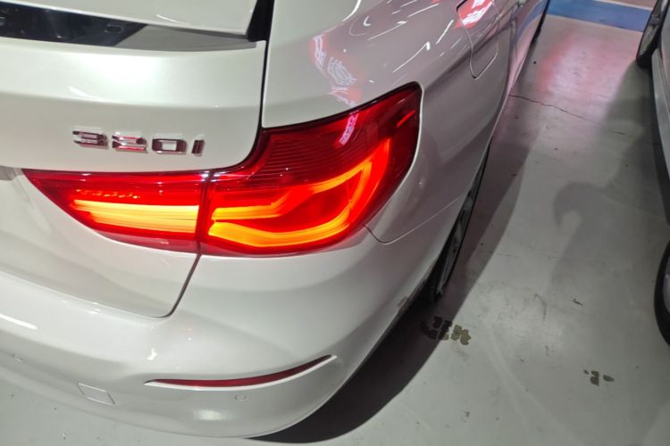 BMW 3 Series GT 2019 immagine di auto #8