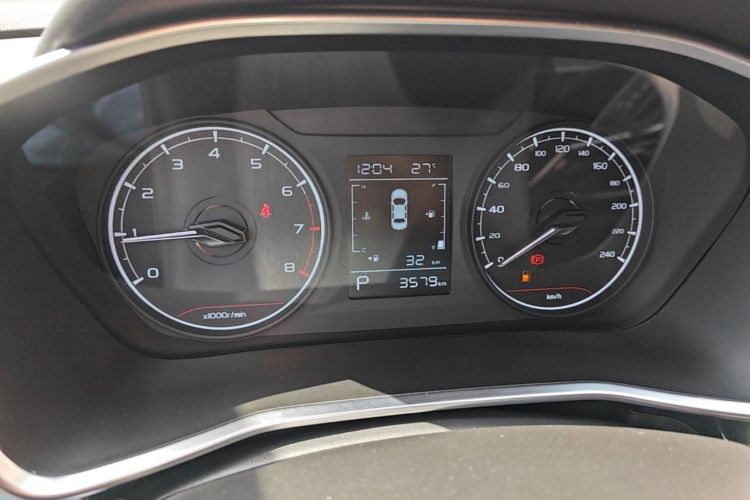 GEELY Coolray 2025 #16 GEELY Coolray 2025 car image #16
