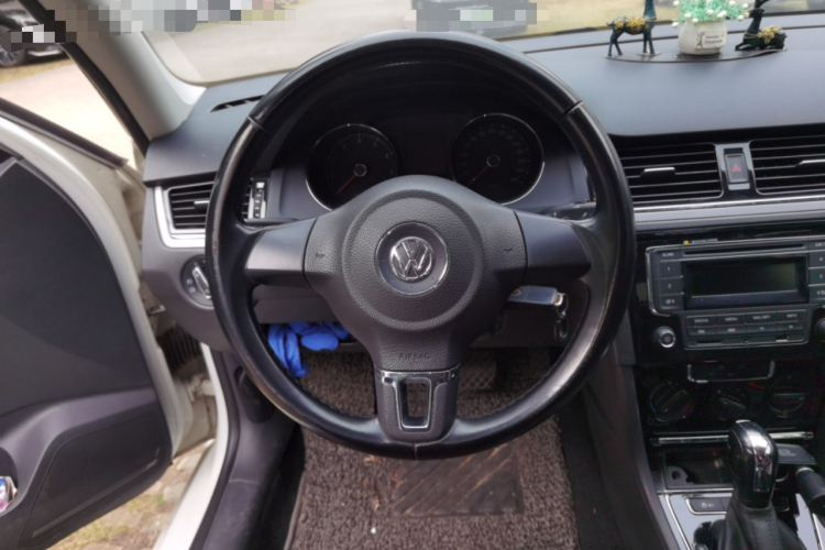 Volkswagen Bora 2015 #11 Volkswagen Bora 2015 изображение автомобиля #11