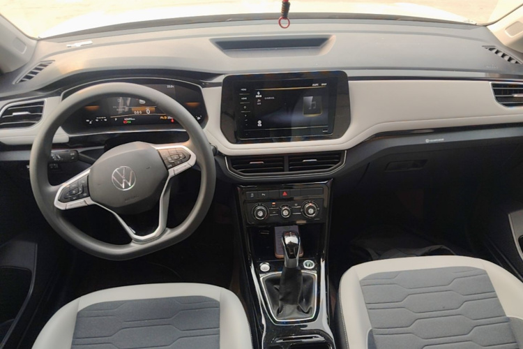 Volkswagen Tharu 2025 car image #10