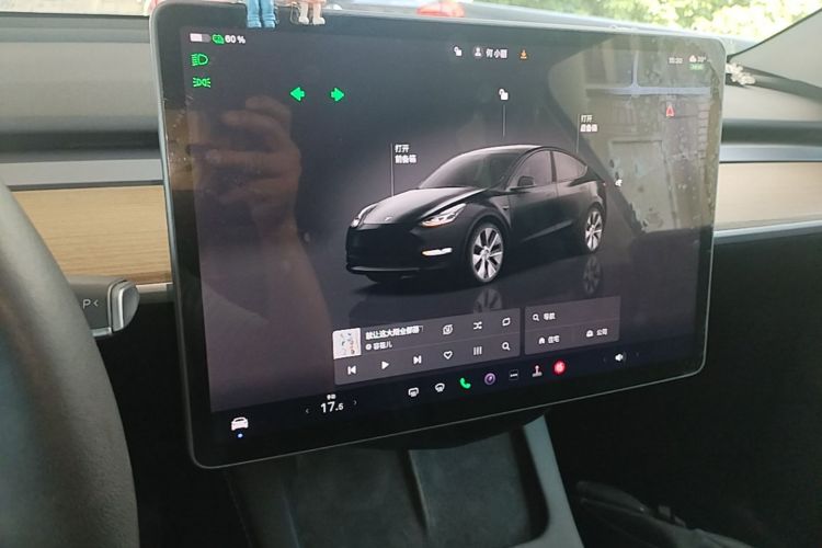 Tesla Model Y 2022 #13 Tesla Model Y 2022 car image #13
