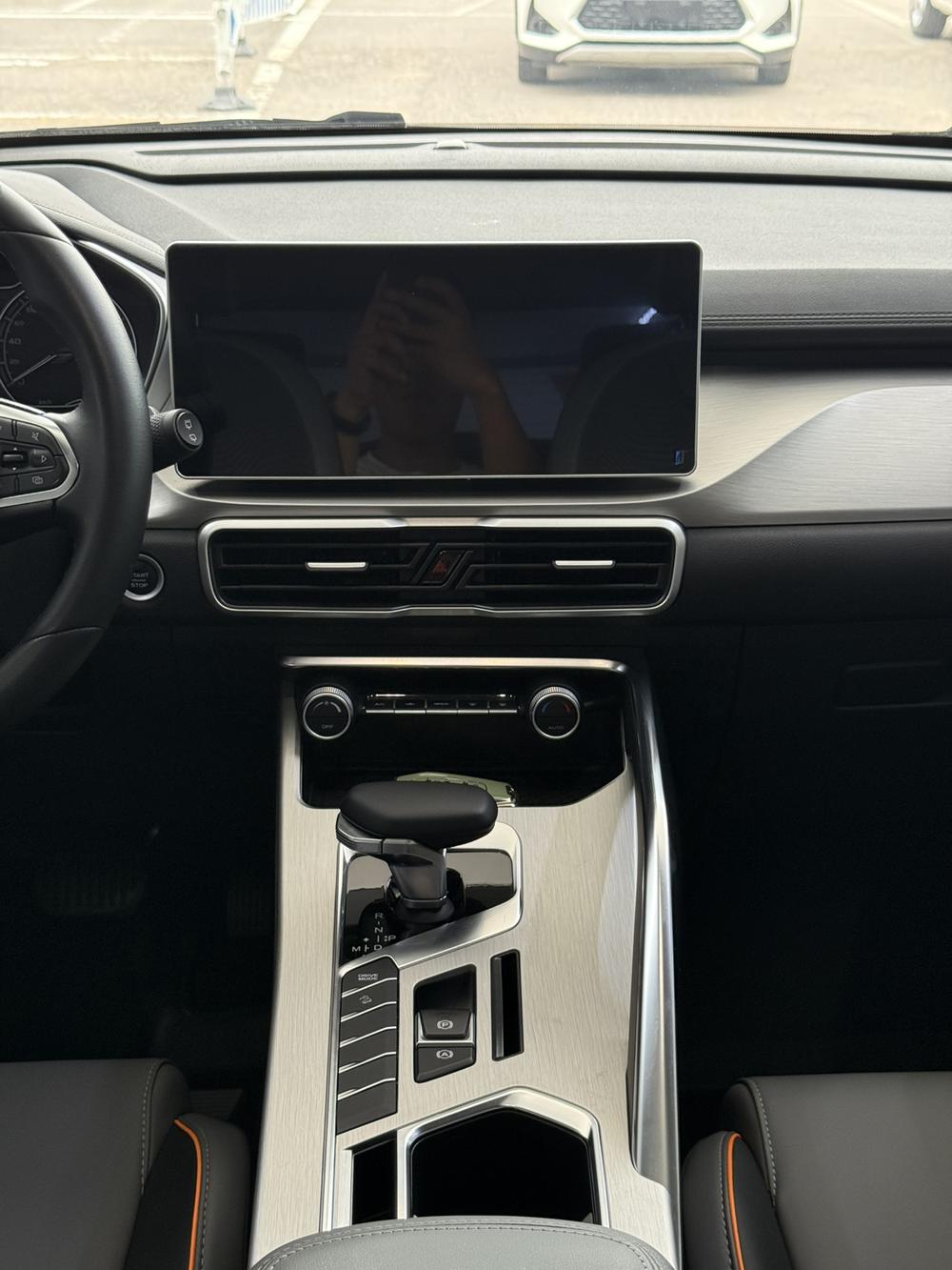 GEELY Coolray 2023 car image #9