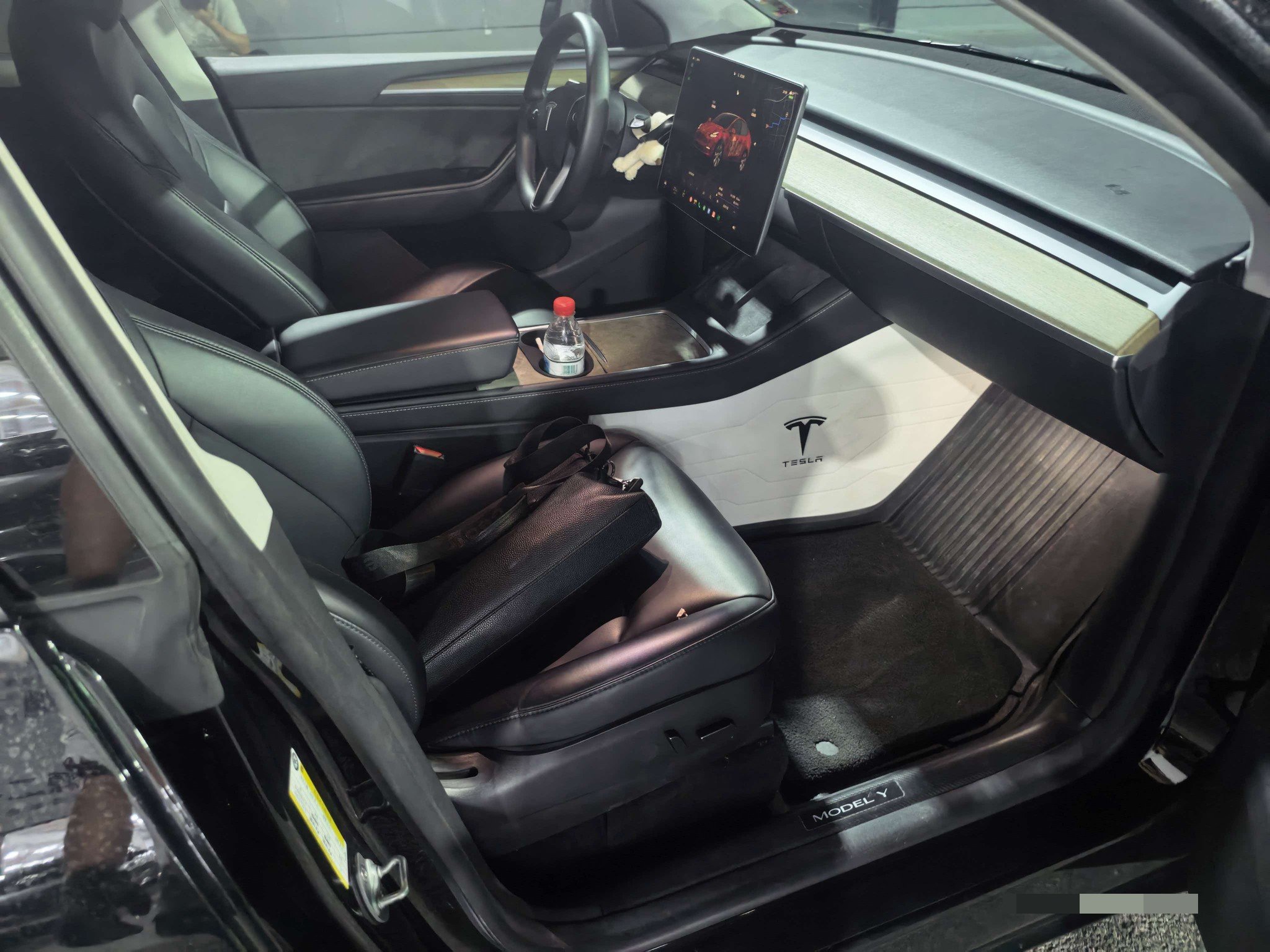 Tesla Model Y 2023 imagen de coche #5