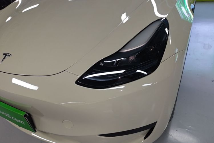 Tesla Model Y 2023 car image #23