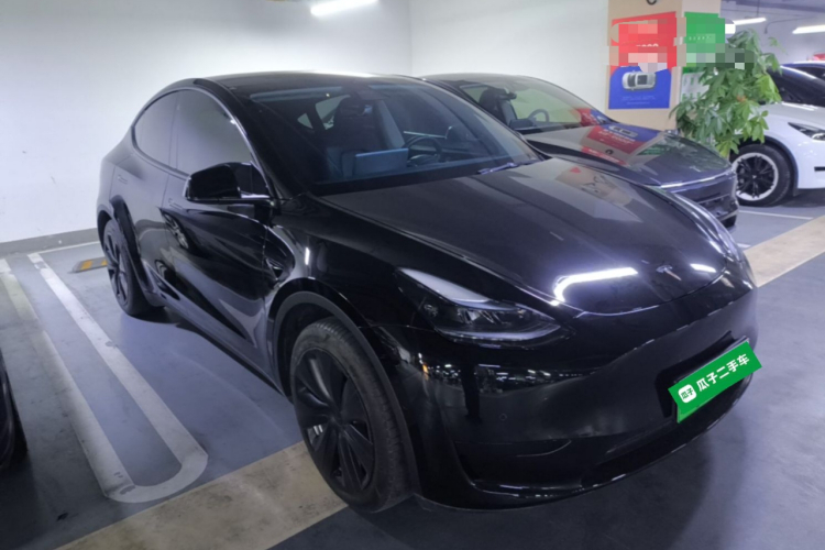 Tesla Model Y 2023 #4 Tesla Model Y 2023 car image #4