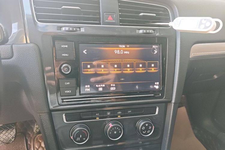 Volkswagen Golf 2019 car image #13