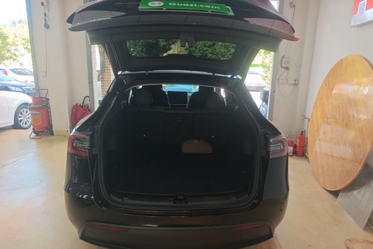 Tesla Model Y 2024 #21 Tesla Model Y 2024 immagine di auto #21