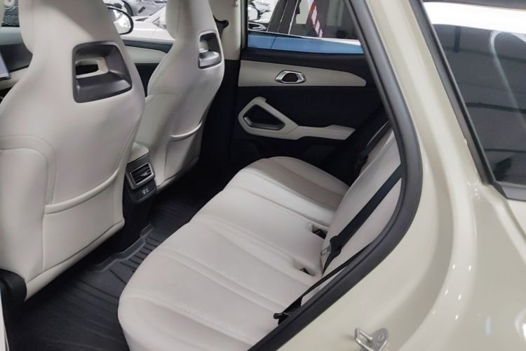 BYD YuanUP 2025 #17 BYD YuanUP 2025 car image #17