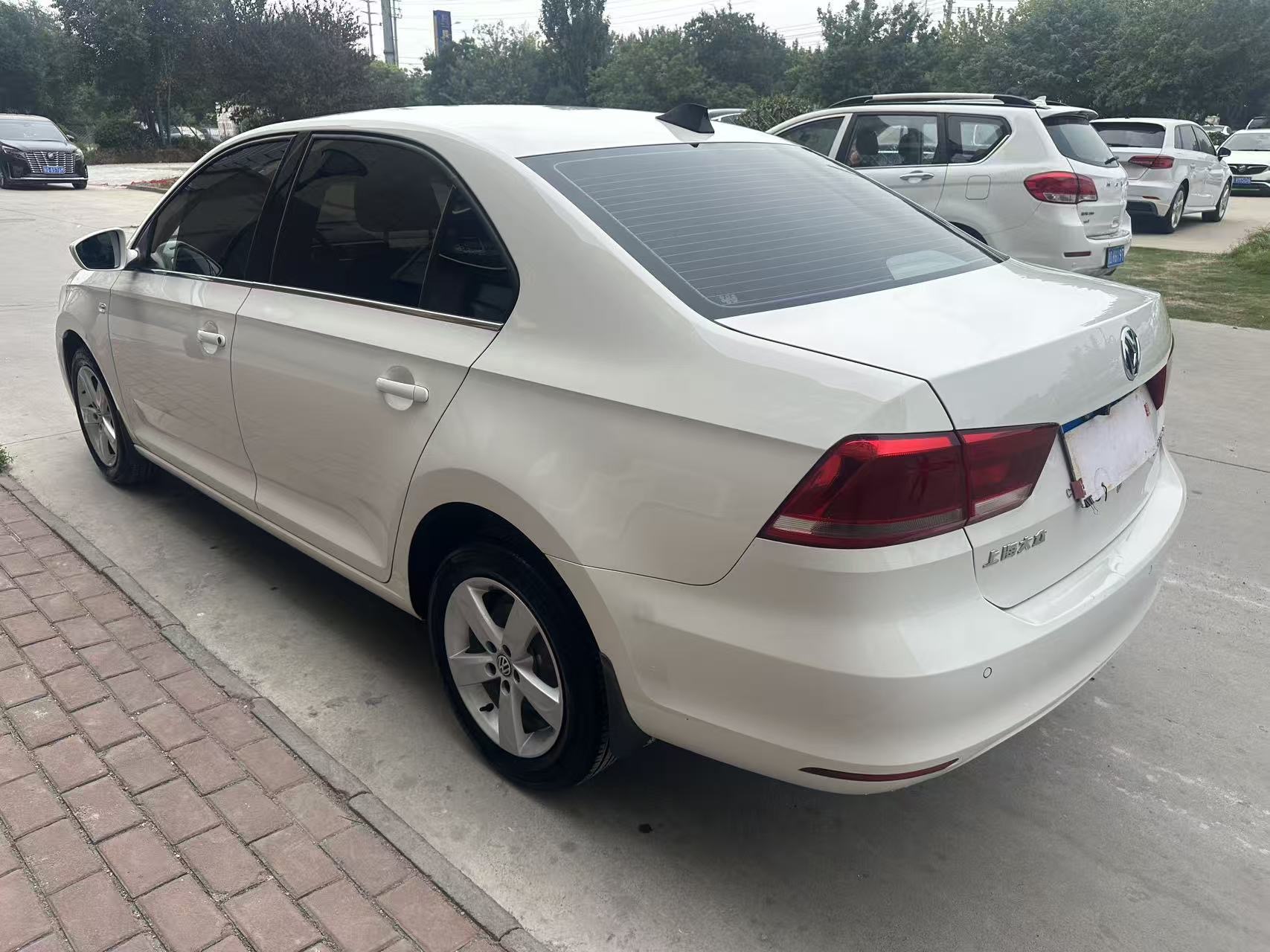 Volkswagen Santana 2015 car image #6