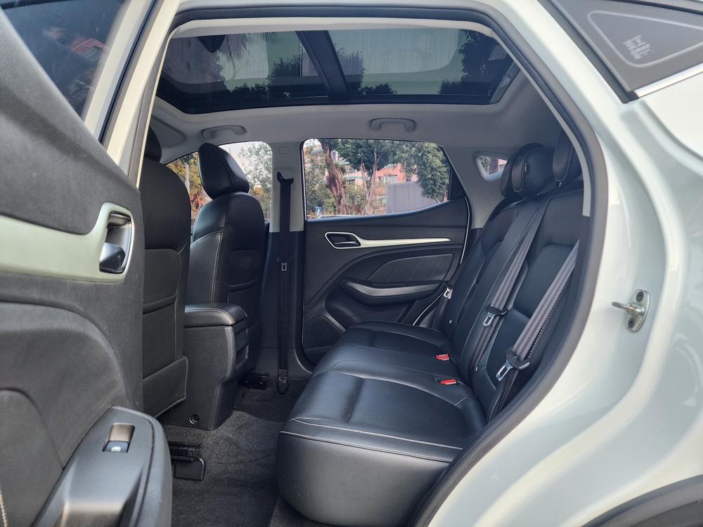 MG ZS 2018 car image #14