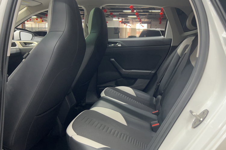 Volkswagen Polo 2022 car image #11