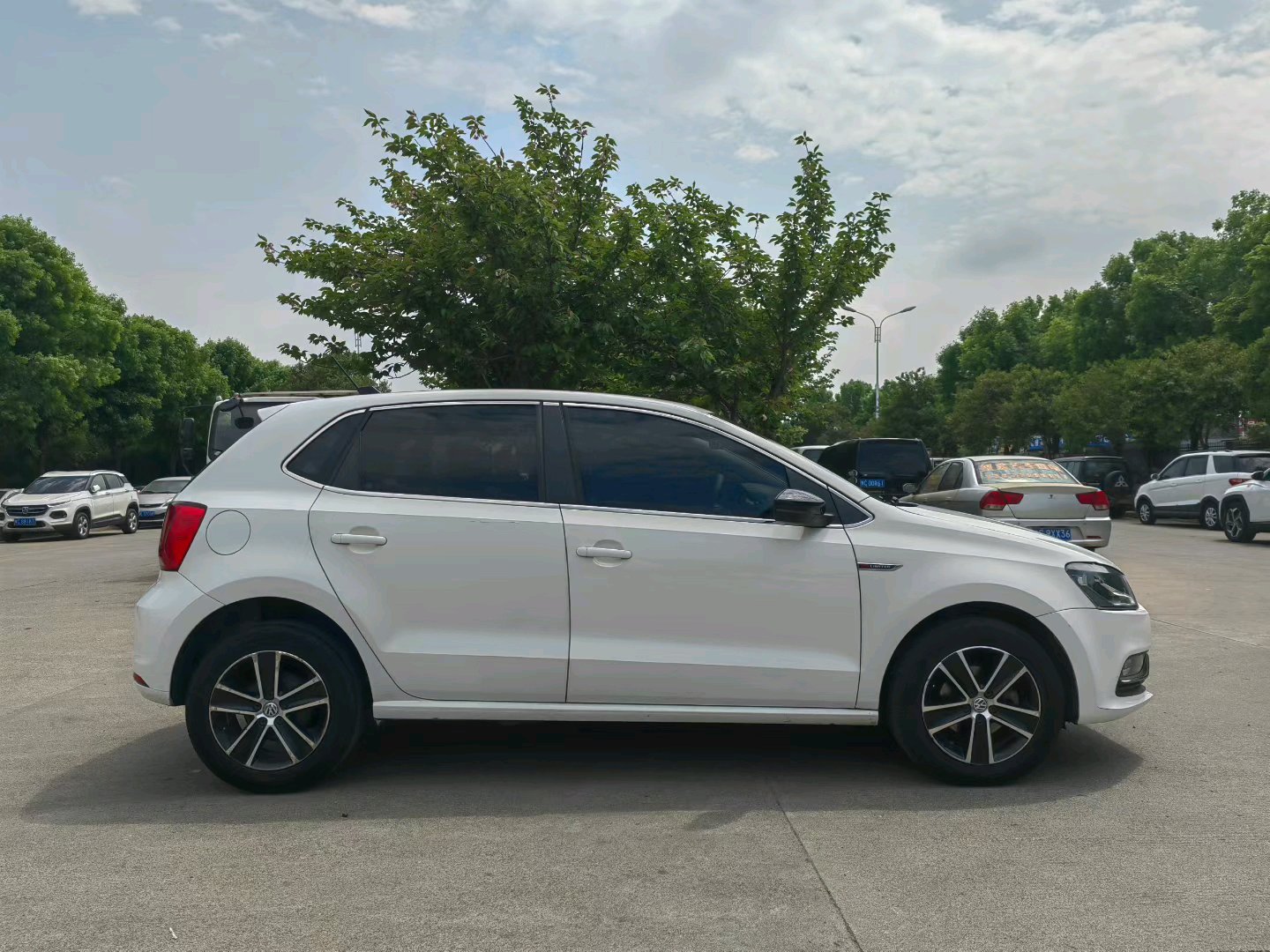 Volkswagen Polo 2014 изображение автомобиля #4