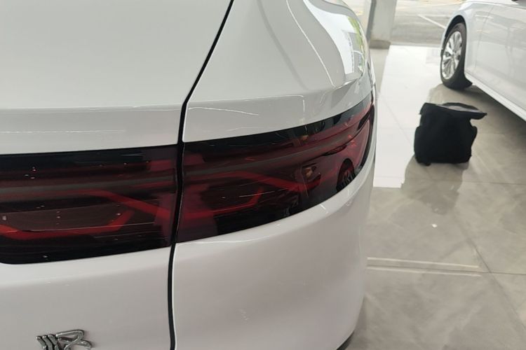 BYD Han 2022 car image #8