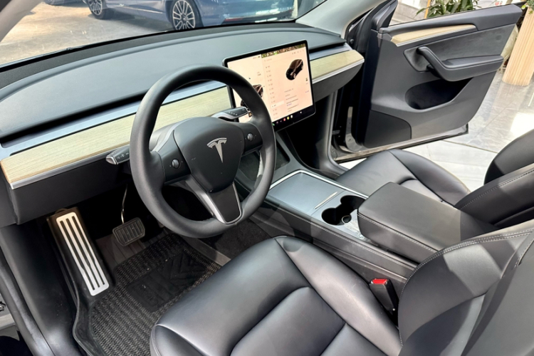 Tesla Model Y 2022 #13 Tesla Model Y 2022 car image #13