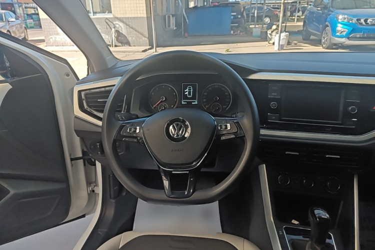Volkswagen Polo 2021 car image #14