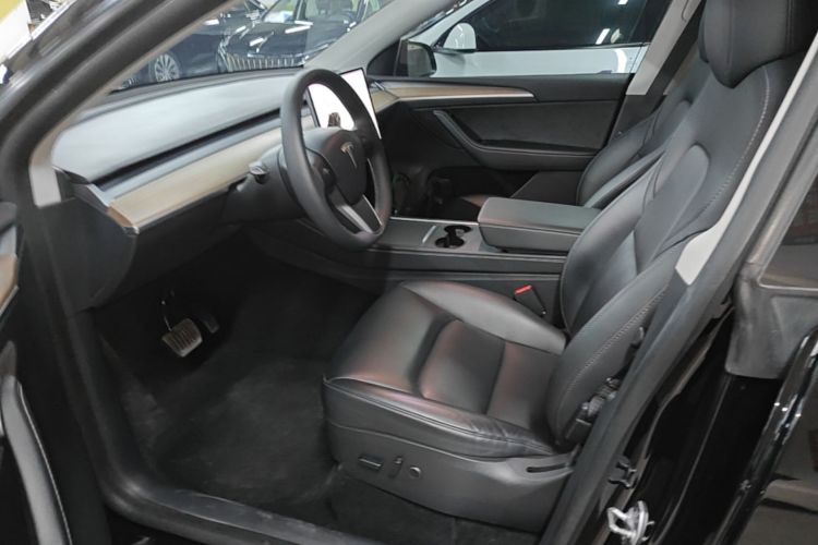 Tesla Model Y 2021 #15 Tesla Model Y 2021 car image #15