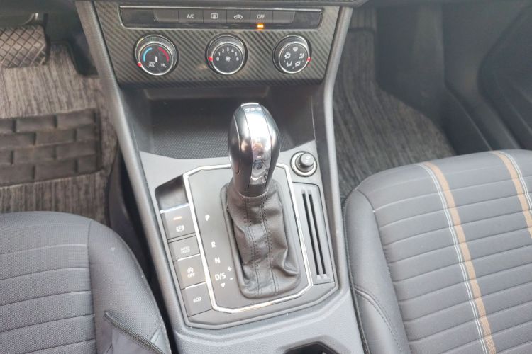 Volkswagen Lavida 2019 #18 Volkswagen Lavida 2019 car image #18